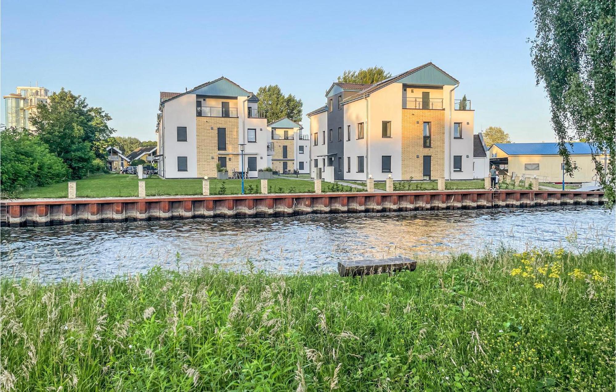 2 Bedroom Cozy Apartment In Rechlin Exterior photo